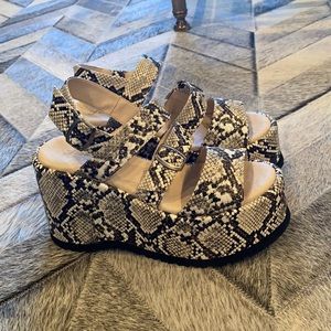 Like new Free People platform sandal